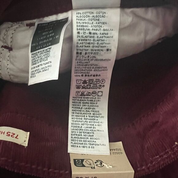 Levi's 725 High Rise Bootcut Corduroy Jeans in Windsor Wine- Size 31x32 - Picture 8 of 8